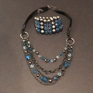 Necklace and bracelet set